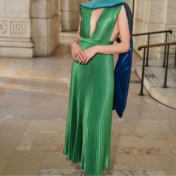 Gala Midi Dress in Bright Green - Picture 2 of 4